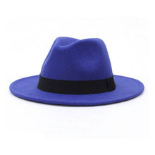 Chapeau Fedora gangster bleu galon noir sur fond blanc