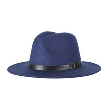 Chapeau Fedora bleur marine 3/4 face sur fond blanc avec bandeau extérieur noir cuir