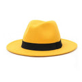 Chapeau Fedora gangster jaune galon noir sur fond blanc