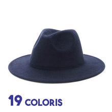 Chapeau Fedora bleu marine personnalisation sur fond blanc avec marqué dix neuf coloris