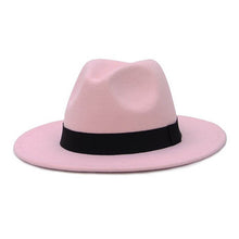 Chapeau Fedora gangster rose galon noir sur fond blanc