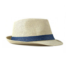 Chapeau Panama entièrement en paille beige et bleu vue de profil sur fond blanc