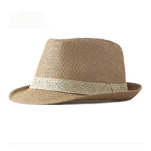Chapeau Panama entièrement en paille 3/4 face sur fond blanc